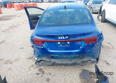 2024 Kia Forte Lxs z USA, uszkodzony, nr VIN 3KPF24AD6RE735762